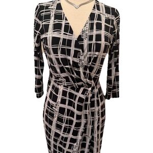 KASPER Faux Wrap Dress Black & White Geometric Design Sz M 3/4 Sleeves Stretch